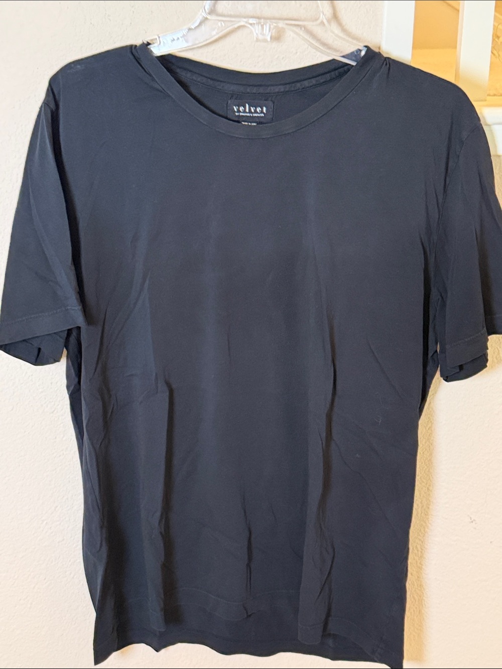 Velvet By Graham and Spencer Men's Short-Sleeve Crewneck T-Shirt in Black